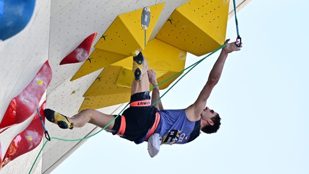 Adam Ondra v olympijské kvalifikaci v Budapešti bojuje o svou druhou účast na olympijských hrách