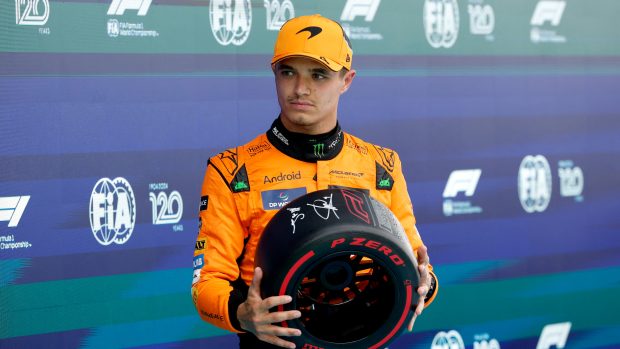 Britský pilot Formule 1 Lando Norris ovládl kvalifikaci na Velkou cenu Španělska 2024 o dvě setiny před Nizozemcem Verstappenem