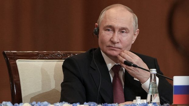 Ruský prezident Vladimir Putin se účastnil summitu Šanghajské organizace pro spolupráci v Astaně, kde také prohlásil, že Trumpovy záměry Rusko bere vážně