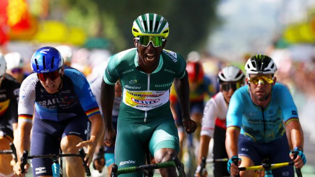 Biniam Girmay slaví třetí etapové vítězství na Tour de France