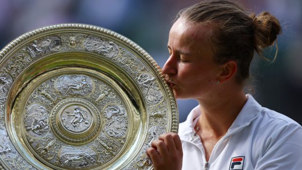 Barbora Krejčíková vyhrála wimbledonský grandslam