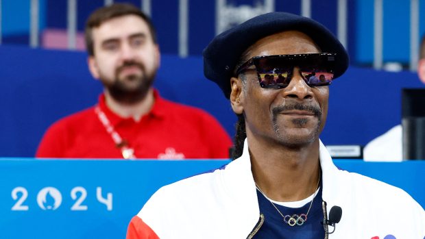 Plavání, judo, šerm, jezdectví, ale třeba i moderní gymnastika. Snoop Dogg si nenechá ujít téměř žádnou disciplínu na olympijských hrách