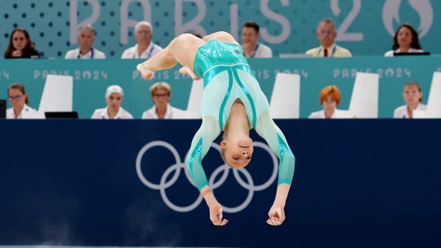 Rumunská gymnastka Ana Barbosuová přišla o bronzovou medaili po korekci rozhodčích