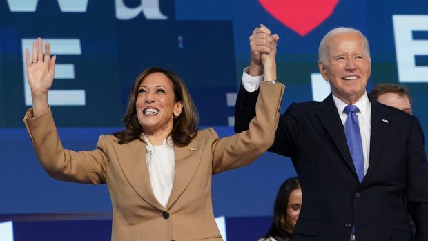 Kamala Harrisová a Joe Biden v Chicagu