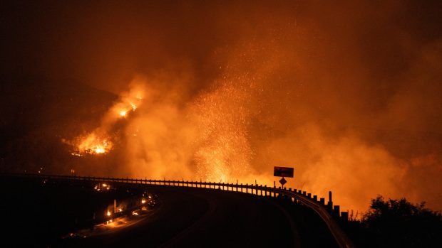 Požár v okresu San Bernardino v Kalifornii