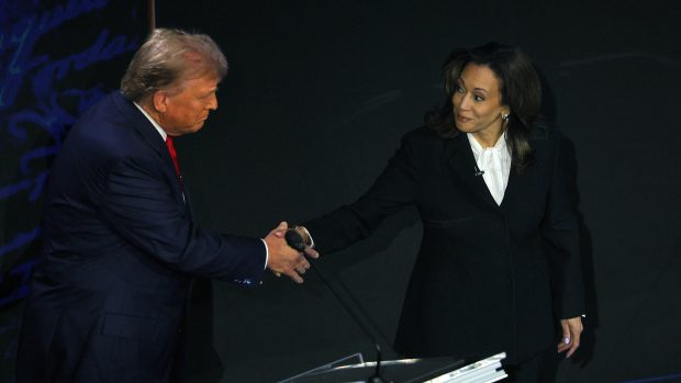 Kamala Harrisová a Donald Trump se poprvé utkali v prezidentské debatě