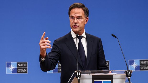 Generální tajemník NATO Mark Rutte na konferenci v Bruselu