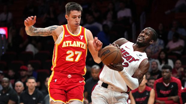 Basketbalista Vít Krejčí v přípravném zápase proti Miami Heat