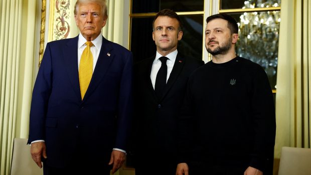 Trump, Macron a Zelenskyj se v Paříži sešli ke třístranným rozhovorům