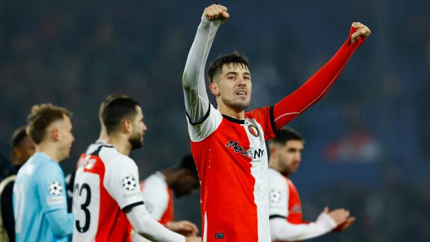 Fotbalisté Feyenoordu Rotterdam remizovali v odvetě druhého kola Ligy mistrů na hřišti AC Milán 1:1 a po těsné domácí výhře 1:0 jsou po 50 letech mezi šestnácti nejlepšími týmy v hlavní klubové soutěži