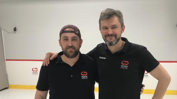 Tyler Lopinski (vlevo) a majitel Sense Areny Bohdan Tetiva