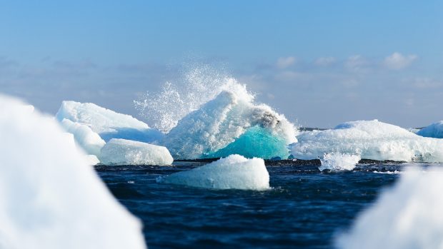 Ledová kra v oceánu (ilustrační foto)