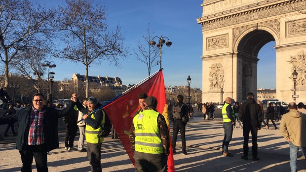 Čtrnáctý protest žlutých vest v Paříži.