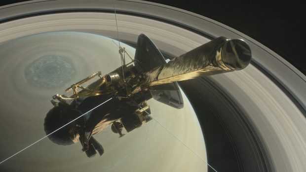 Sonda Cassini přináší snímky Saturnu už několik let.