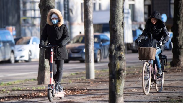 Švédsko se potýká s podzimní vlnou epidemie koronaviru