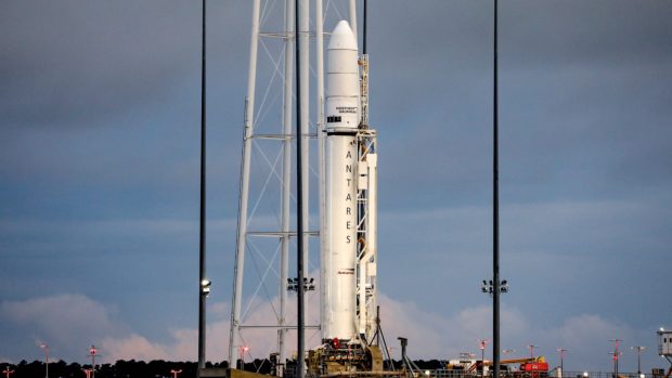 Vesmírný kamion Cygnus na oběžnou dráhu vynesla raketa Antares