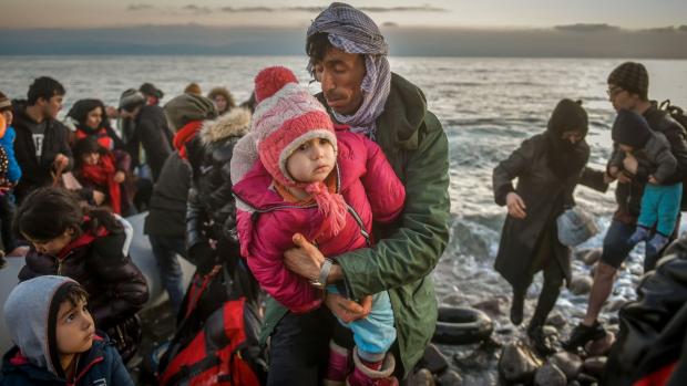 Po útlumu z minulých měsíců, kdy lidí přicházejících do Evropy kvůli protiepidemickým opatřením výrazně ubylo, počet lodí připlouvajících k řeckým břehům v současnosti opět pomalu roste
