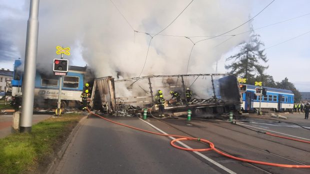 V olomoucké části Bělidla se srazil kamion s osobním vlakem