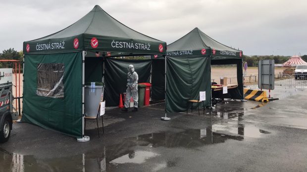 Drive-in stanoviště pro hlasování lidí, kteří jsou v karanténě nebo izolaci