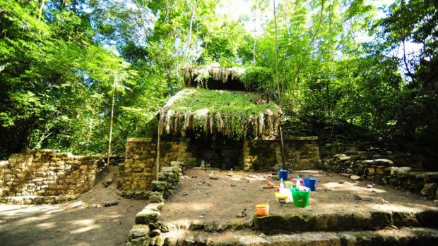 Mayský palác, který objevili archeologové na poloostrově Yucatán.