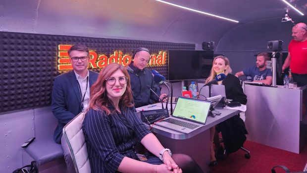Reportéři Radiožurnálu a serveru iROZHLAS.cz ve studiu v Bruselu