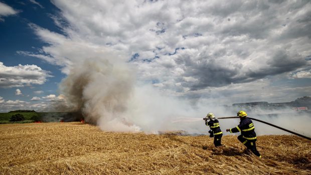 Hasiči jich za sobotu evidují zatím přes 140