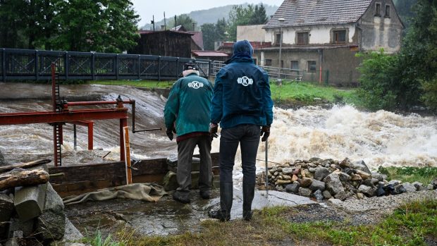 Hejnice na Frýdlantsku trápí rozvodněná říčka Smědá