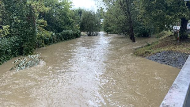 Potok Porubka při povodních v Moravskoslezském kraji