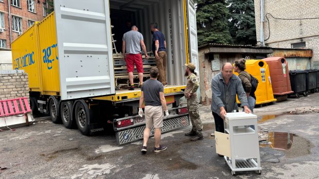 Matouš Bláha odhaduje, že za dva roky války dokázala organizace Koridor UA získat a dovést na Ukrajinu zhruba tisíc tun materiálu