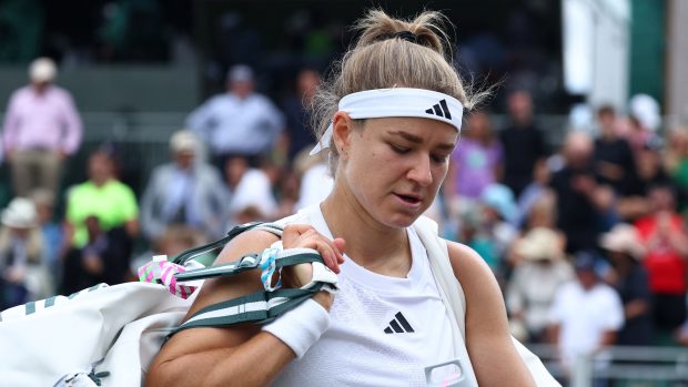 Zklamaná tenistka Karolína Muchová po prohře v prvním kole Wimbledonu