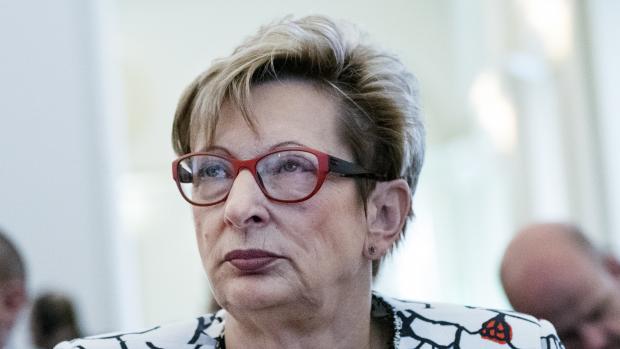 Ministryně průmyslu a obchodu Marta Nováková (za ANO)