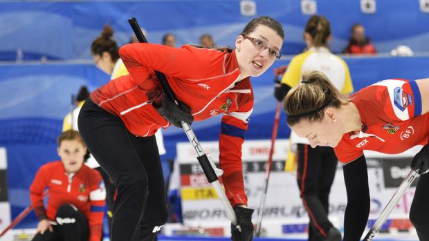 České curlerky při zápase proti Číně