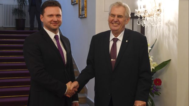 Prezident Miloš Zeman a předseda Poslanecké sněmovny Radek Vondráček