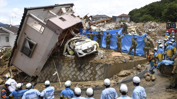 Záplavy v Japonsku patří k nejtragičtějším živelným pohromám za poslední čtvrtstoletí.