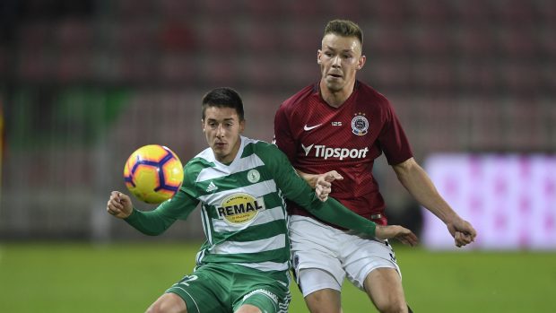 Dominik Plechatý (vpravo) v souboji s Antonínem Vaníčkem z Bohemians