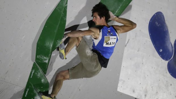 Sportovní lezec Adam Ondra ve finále boulderingu na mistrovství světa nenavázal na výhry z kvalifikace a semifinále a skončil šestý