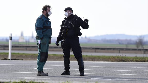 Policisté kontrolovali 16. března vozidla projíždějící přes kontrolní bod u sjezdu na 253. kilometru dálnice D35 u obce Litovel - Unčovice na Olomoucku.