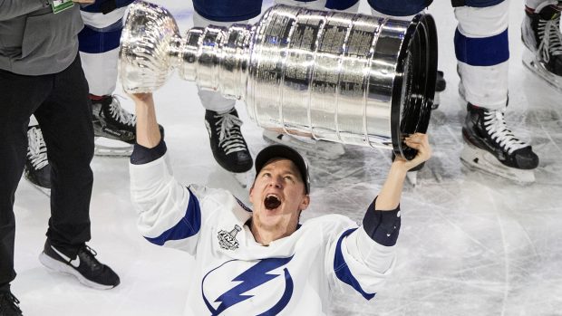 Ondřej Palát se raduje po zisku Stanley Cupu