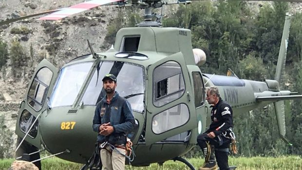 Pákistánští záchranáři čekají na možnost vyproštění dvou českých horolezců a Pákistánce