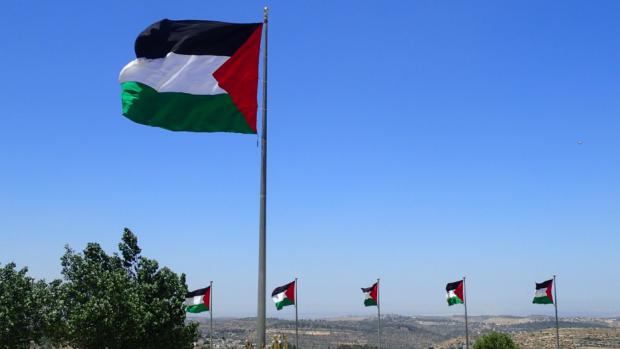 MŃejvětší palestinská vlajka vůbec vlaje právě v Rawábí.