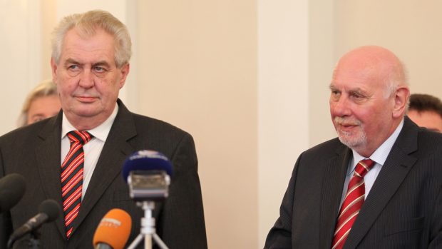 Miloš Zeman a Pavel Rychetský při setkání v březnu roku 2013.