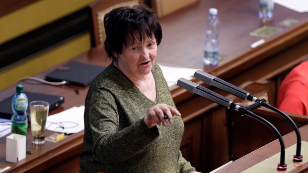 Novinářka a bývalá poslankyně za ANO Jana Lorencová na jednání sněmovny v roce 2015
