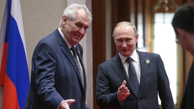 Prezident Miloš Zeman se svým ruským protějškem Vladimirem Putinem v Pekingu v květnu 2017