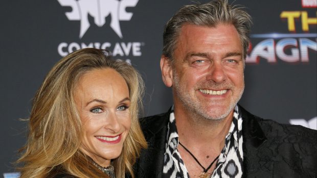 Herec Ray Stevenson se svou manželkou Elisabettou Caracciovou