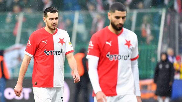 Fotbalisté Slavie Taras Kačaraba a Aiham Ousou