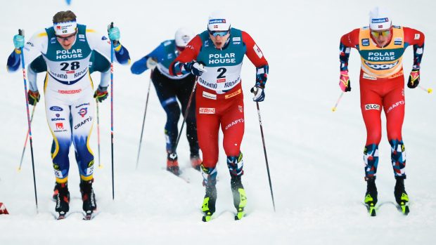 Edvin Anger, Erik Valnes a Johannes Klaebo ve finále sprintu