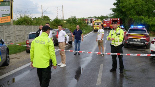 Srážka vlaku s autobusem na Slovensku má sedm obětí