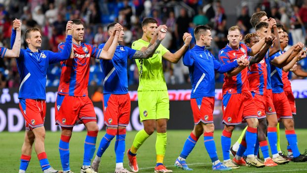 Fotbalisté Viktorie Plzeň slaví vítězství 1:0 nad Hearts v úvodním duelu 4. předkola Evropské ligy