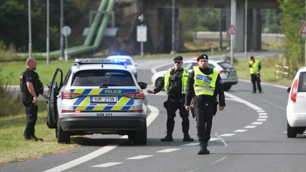 Policisté odklání dopravu na Mostecku kvůli nálezu pumy