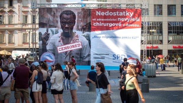 Jeden z billboardů SPD na Václavském náměstí v Praze